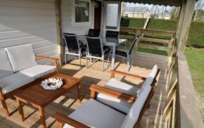 Strandnahes Chalet Mit Überdachter Veranda